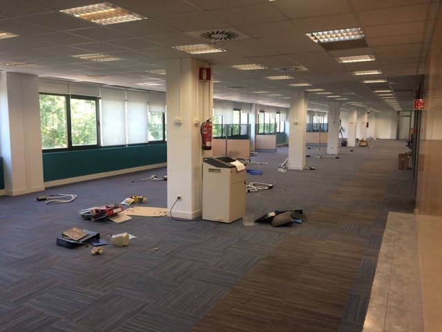Kontor att hyra i El Plantío, Madrid stad med garage - 69 300 € (Ref: 6408251)