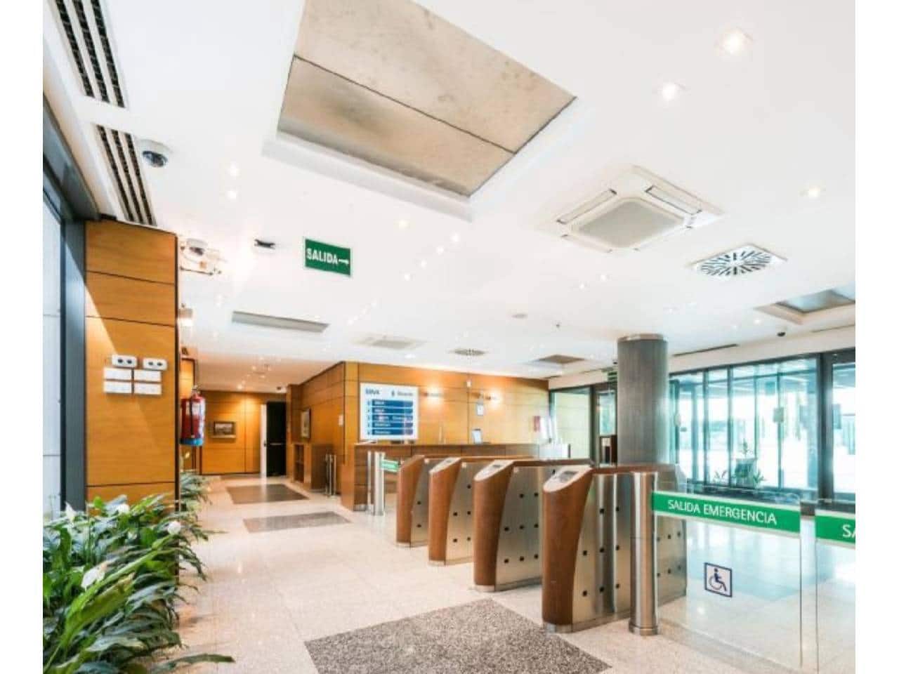 Biuro do wynajęcia w Miasto Madryt z garażem - 56 100 € (Ref: 6408260)