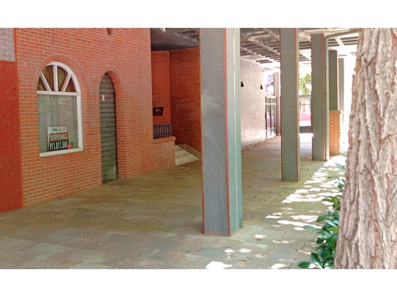 Kaupallinen vuokrattavana paikassa Tres Cantos - 800 € (Ref: 7105101)