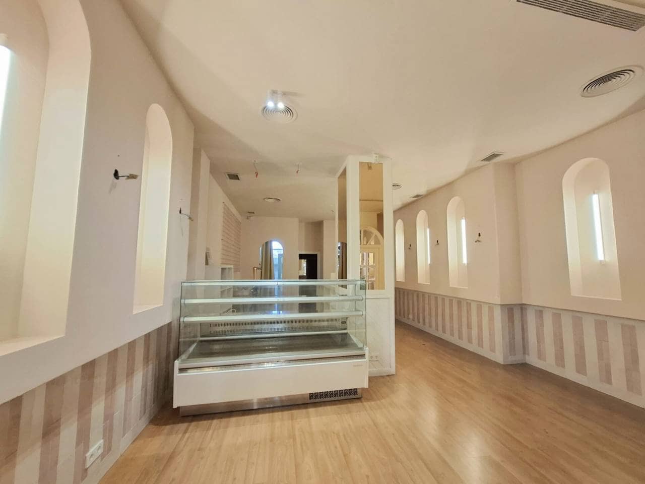 Kaupallinen vuokrattavana paikassa Tres Cantos - 800 € (Ref: 7105101)