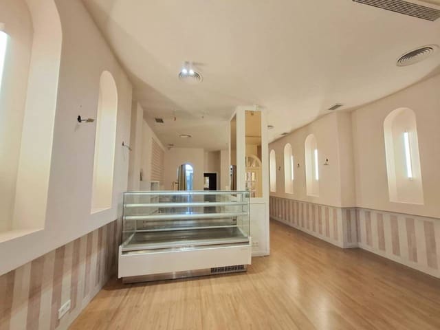 Commercieel te huur in Tres Cantos - € 800 (Ref: 7105101)