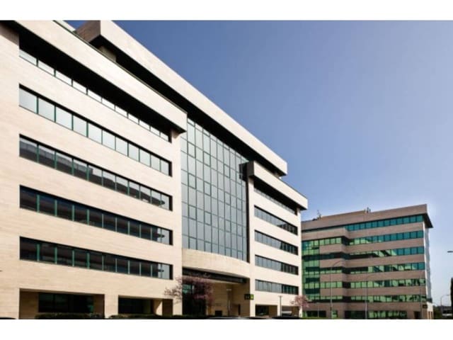 Office for rent in Aeropuerto, Madrid city with garage - € 1,570 (Ref: 7143773)