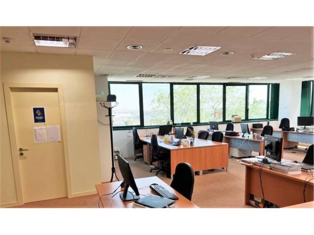 Office for rent in Aeropuerto, Madrid city with garage - € 1,570 (Ref: 7143773)