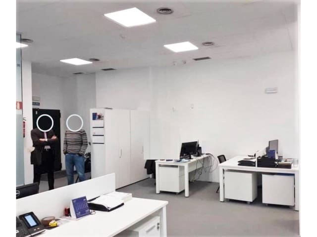 Office for rent in Aeropuerto, Madrid city with garage - € 1,325 (Ref: 7147177)