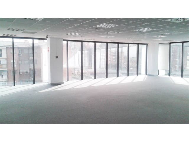 Biuro do wynajęcia w Numancia, Miasto Madryt z garażem - 12 213 € (Ref: 7147178)