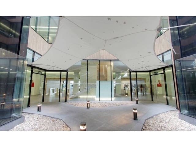 Office for rent in Tetuán, Madrid city with garage - € 109,867 (Ref: 7226585)
