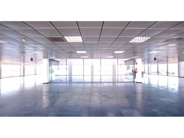 Biuro do wynajęcia w Simancas, Miasto Madryt - 10 010 € (Ref: 7332931)