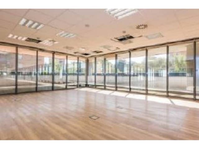 Biuro do wynajęcia w Numancia, Miasto Madryt z garażem - 5 175 € (Ref: 7342943)