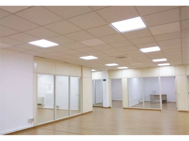 Office for rent in Alcobendas with garage - € 4,400 (Ref: 7402881)
