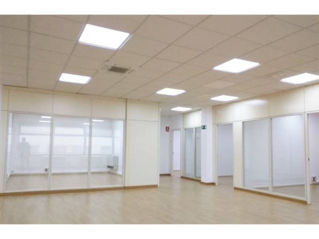 Office for rent in Alcobendas with garage - € 4,400 (Ref: 7402881)