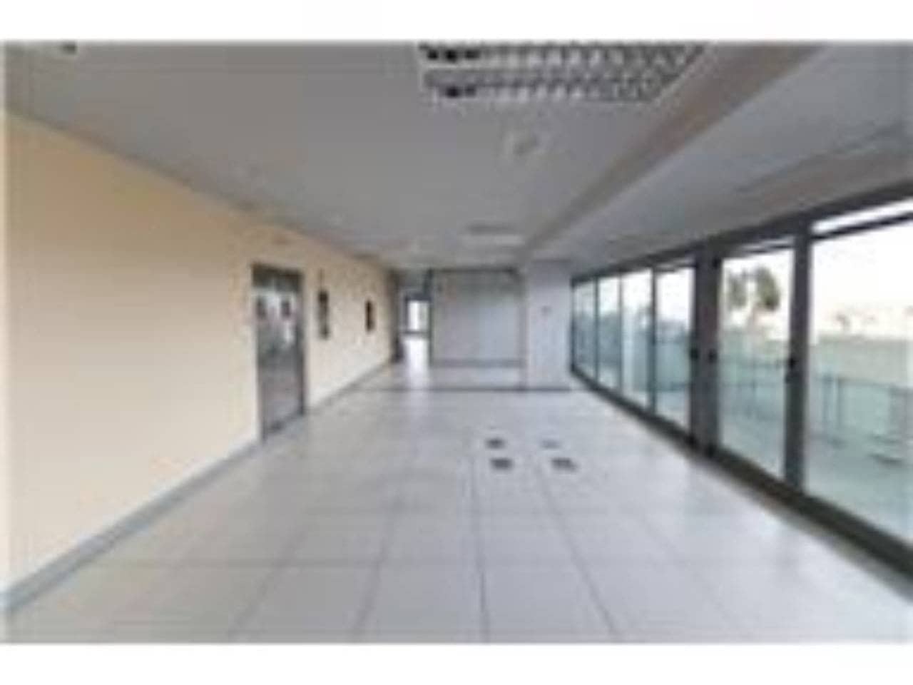 Ufficio da affittare in Tres Cantos con garage - 4.599 € (Rif: 7418957)