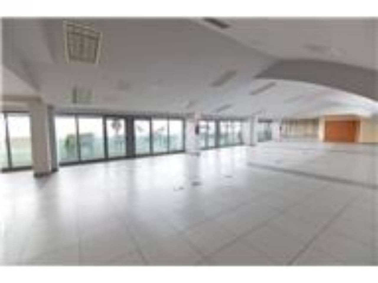 Toimisto vuokrattavana paikassa Tres Cantos mukana 
autotalli - 2 394 € (Ref: 7418958)