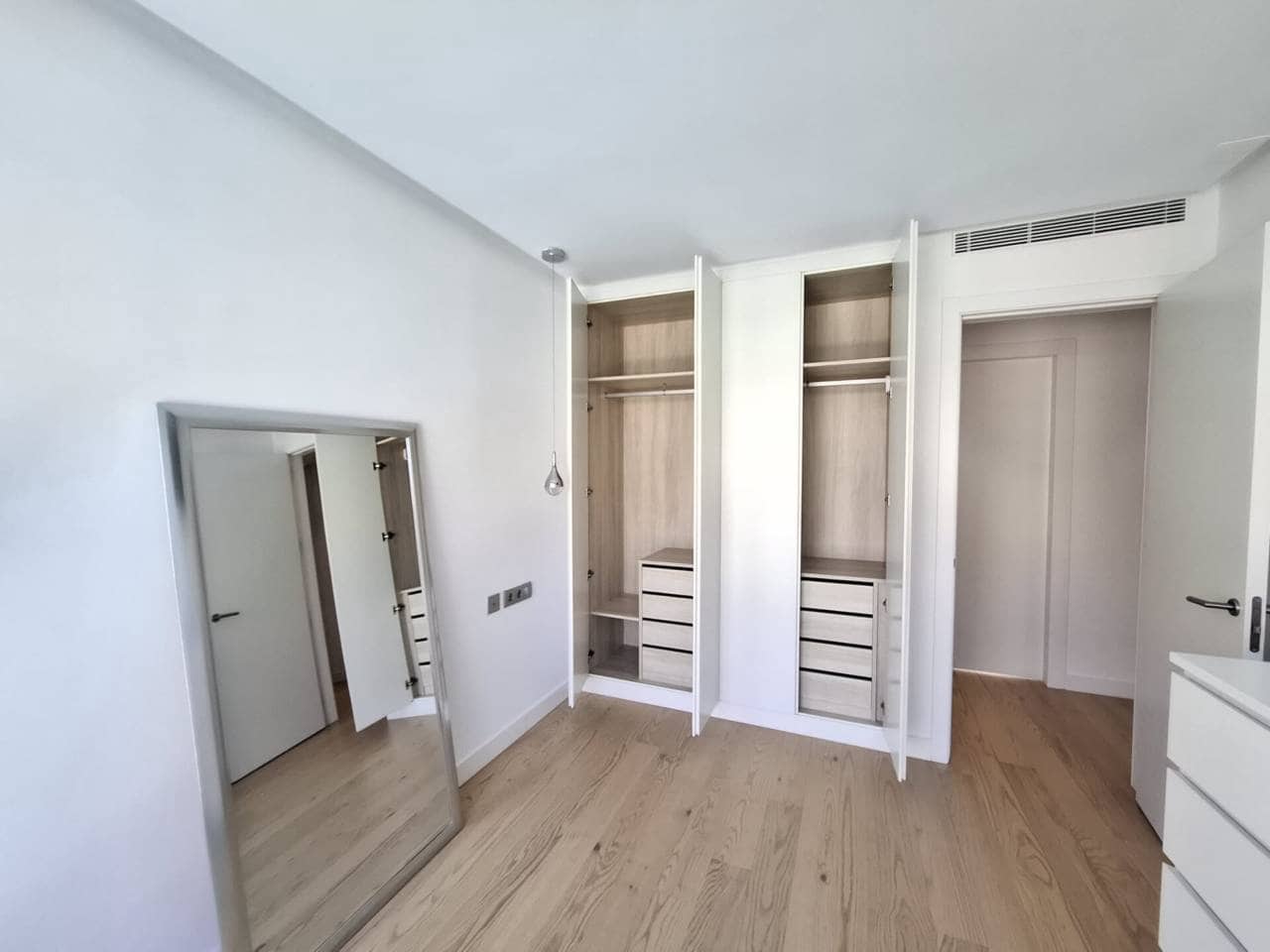 3 makuuhuone Asunto vuokrattavana paikassa Madrid kaupunki mukana uima-altaan 
autotalli - 3 300 € (Ref: 7425522)