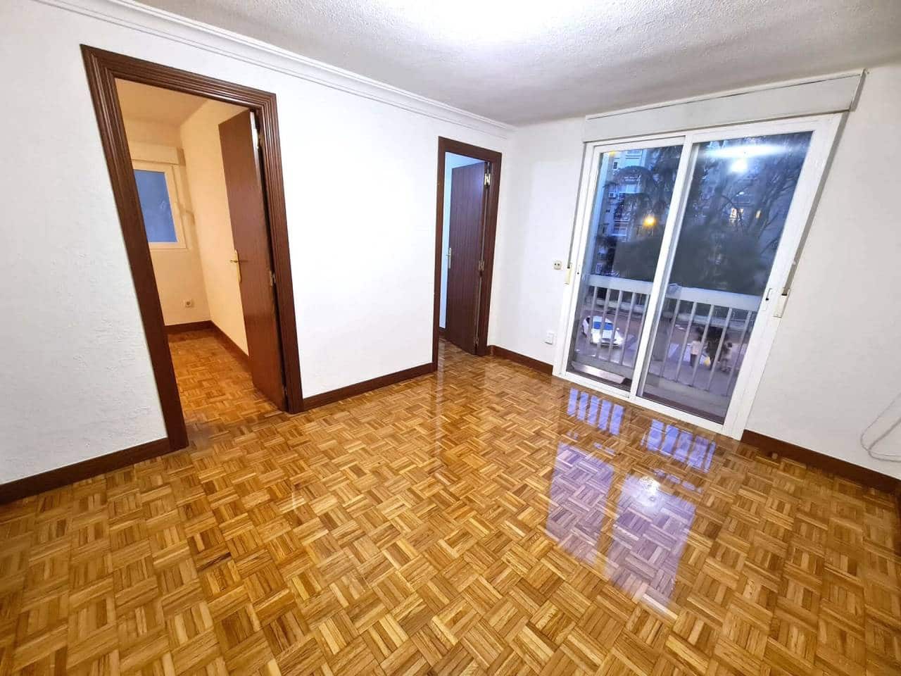 2 quarto Apartamento para arrendar em Madrid cidade - 1 100 € (Ref: 7516132)