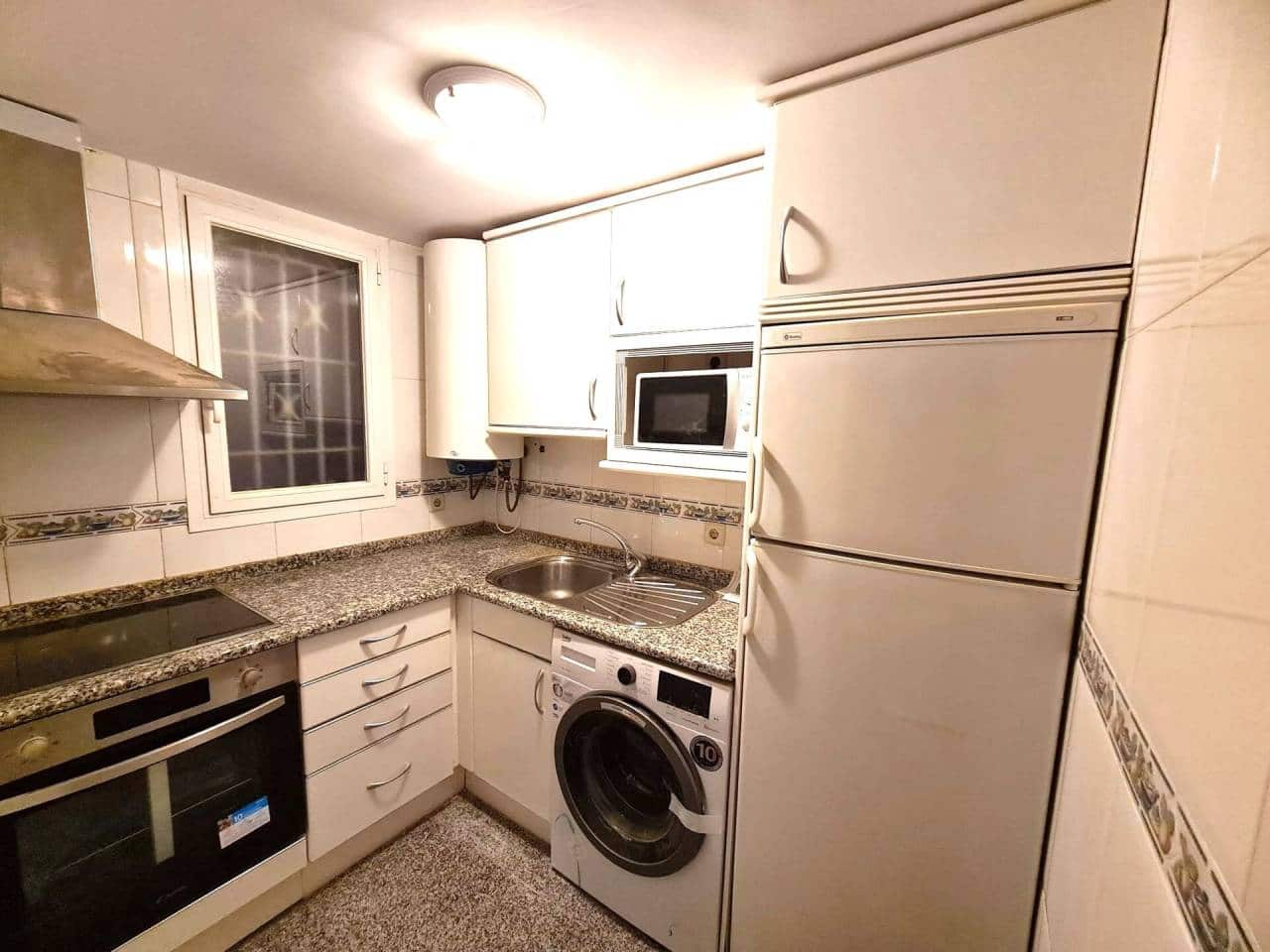 2 quarto Apartamento para arrendar em Madrid cidade - 1 100 € (Ref: 7516132)