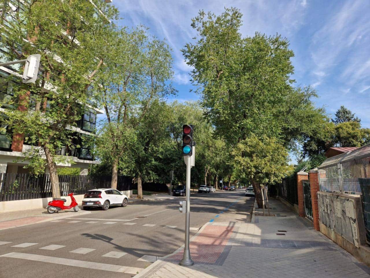 2 quarto Apartamento para arrendar em Madrid cidade - 1 100 € (Ref: 7516132)