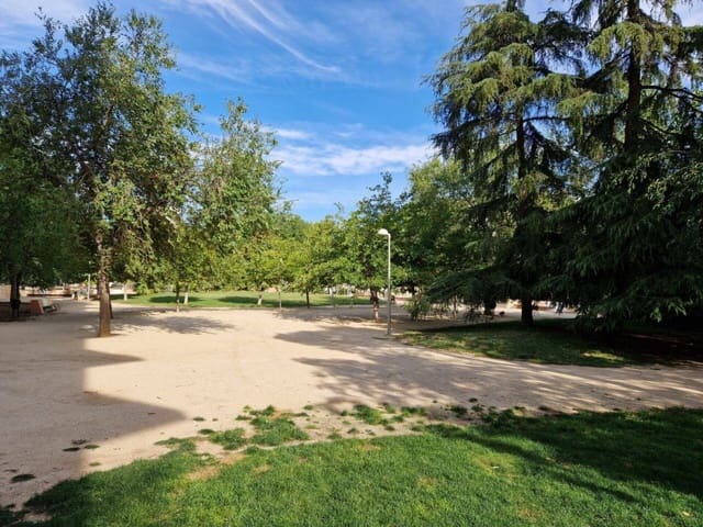 2 quarto Apartamento para arrendar em Madrid cidade - 1 100 € (Ref: 7516132)