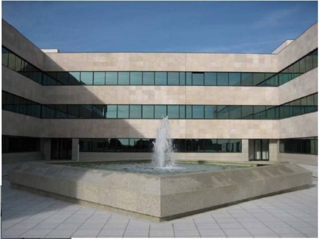 Kantoor te huur in El Plantío, Madrid stad met garage - € 3.880 (Ref: 7573122)