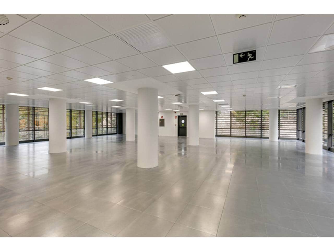 Biuro do wynajęcia w Miasto Madryt z garażem - 28 305 € (Ref: 7601791)