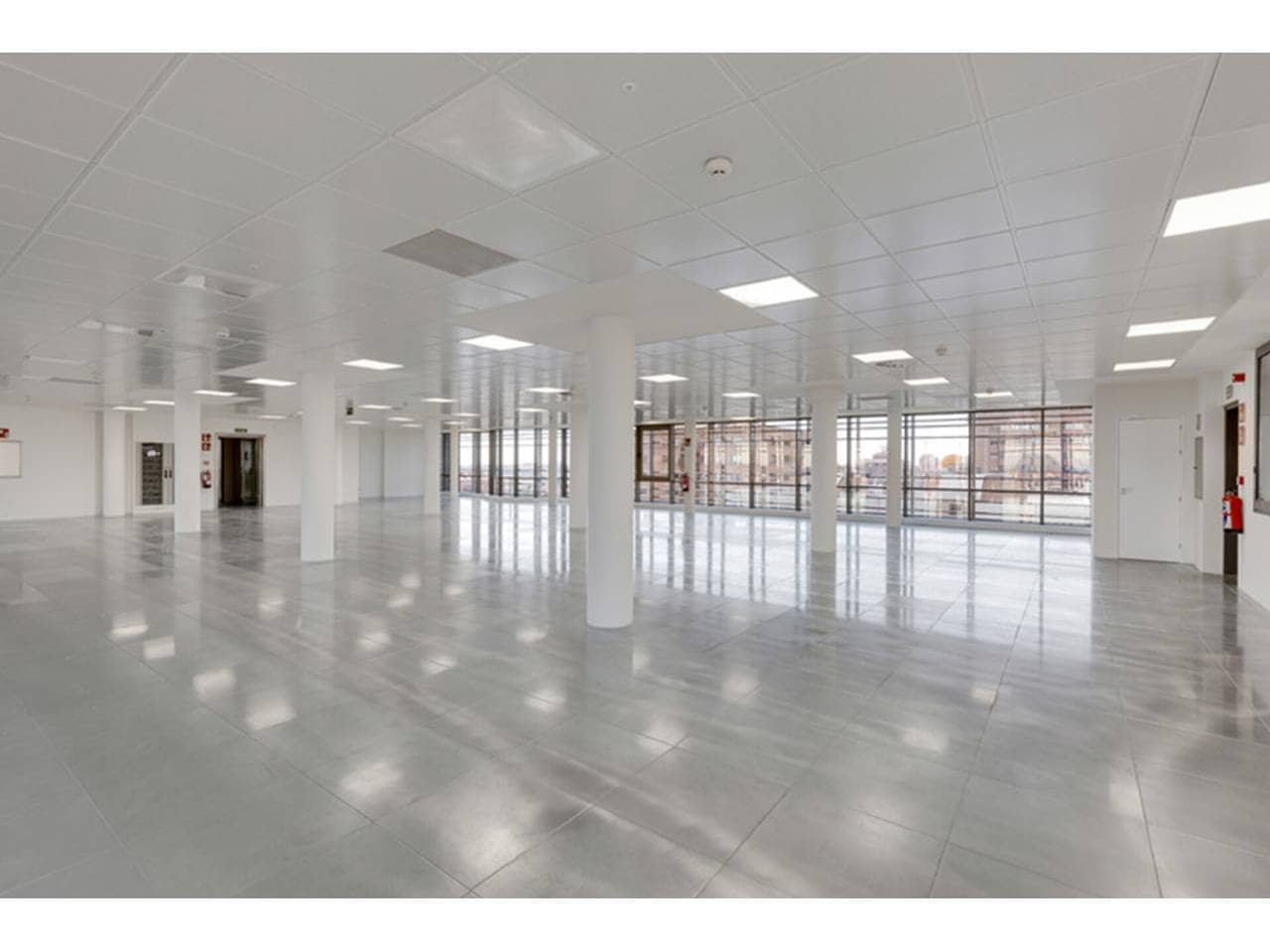 Biuro do wynajęcia w Miasto Madryt z garażem - 28 305 € (Ref: 7601791)