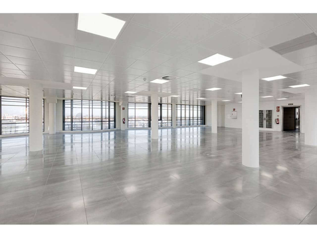 Biuro do wynajęcia w Miasto Madryt z garażem - 28 305 € (Ref: 7601791)