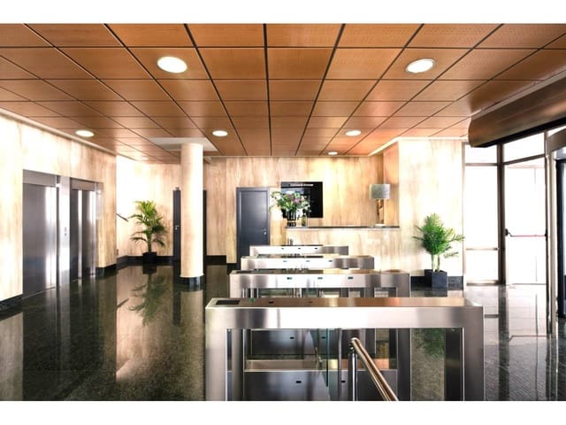 Ufficio da affittare in Valdefuentes, Madrid città con garage - 2.100 € (Rif: 7618833)