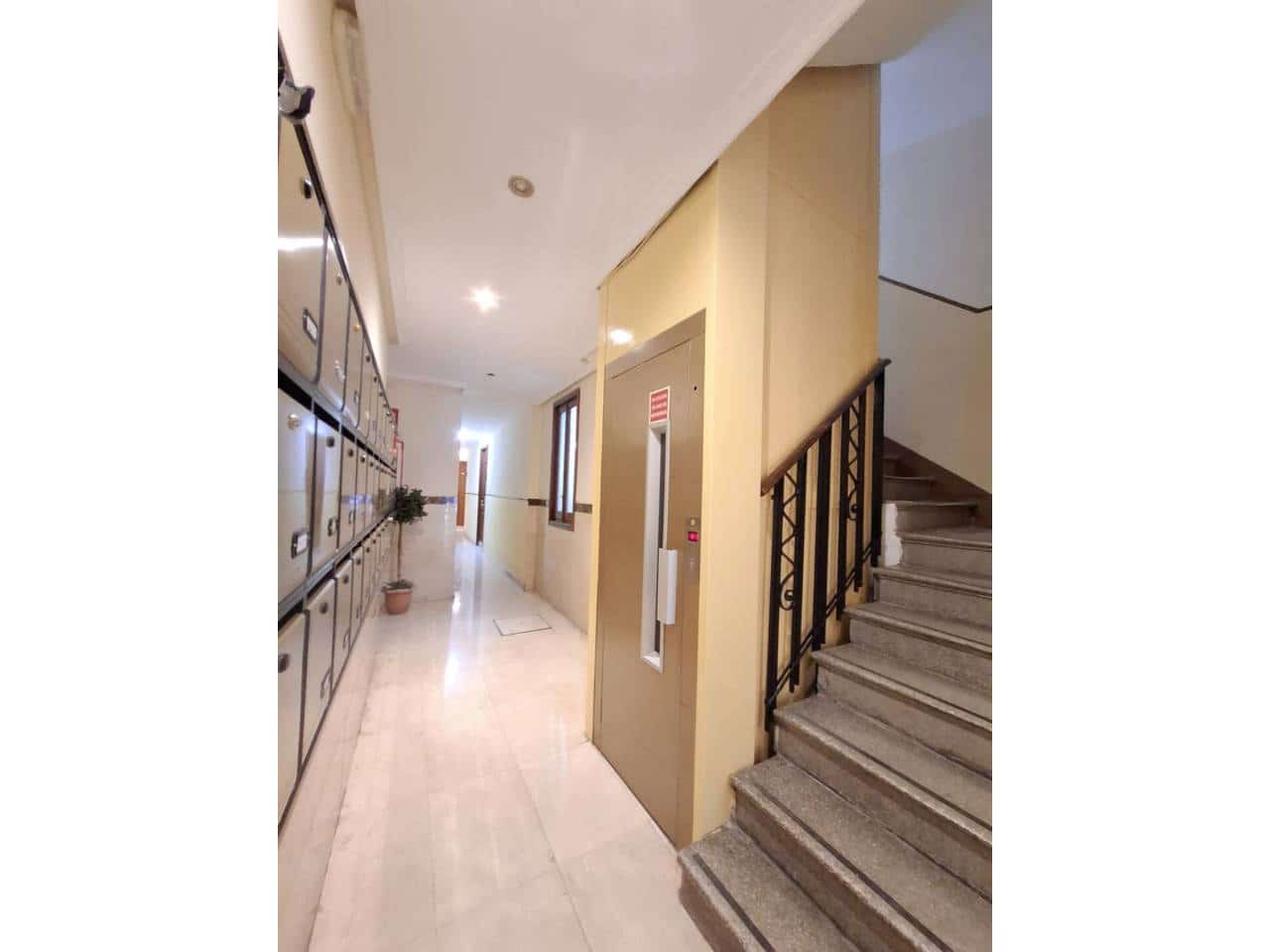 2 bedroom Flat for rent in Madrid city - € 1,300 (Ref: 7701930)