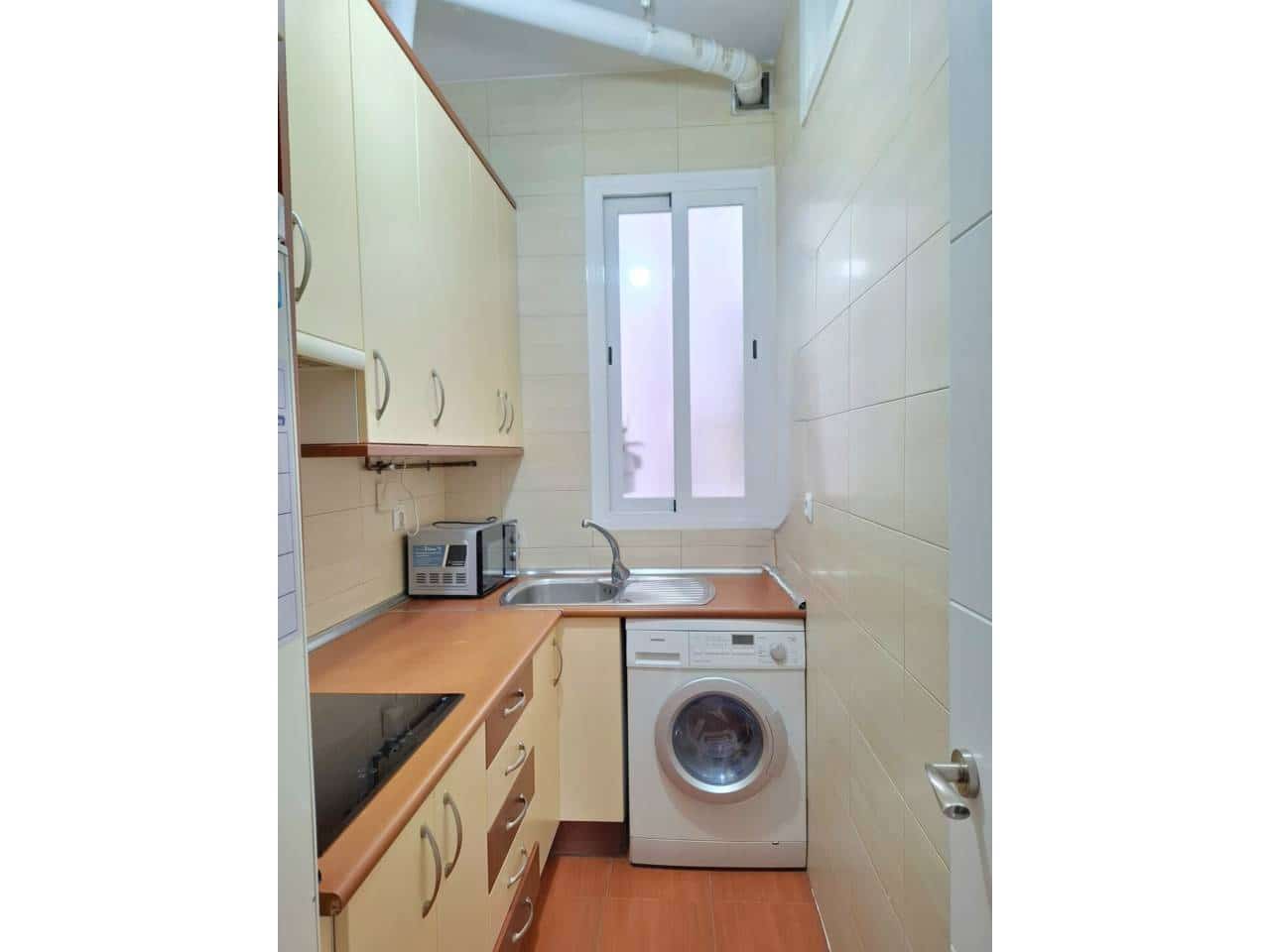 2 bedroom Flat for rent in Madrid city - € 1,300 (Ref: 7701930)