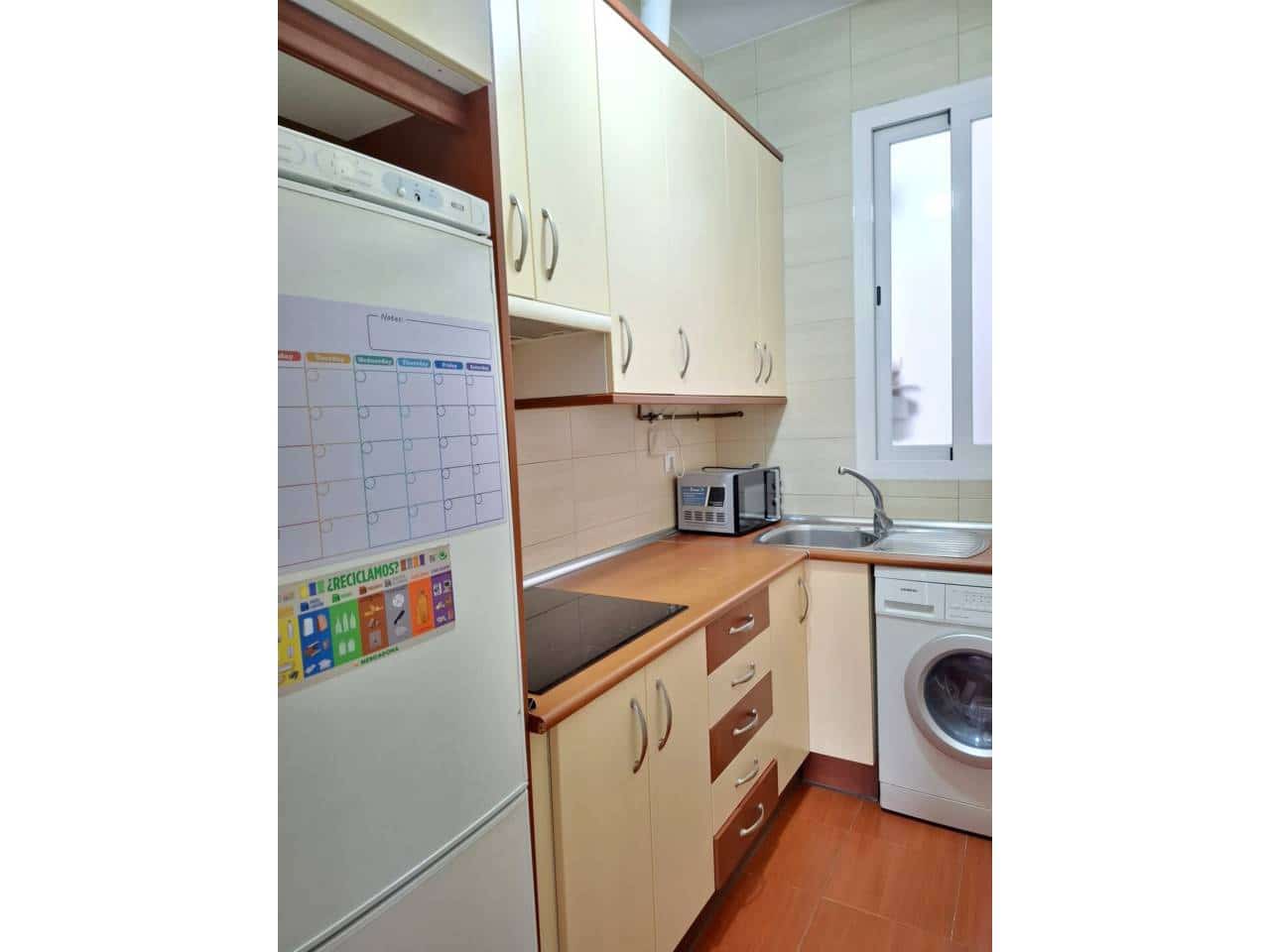 2 bedroom Flat for rent in Madrid city - € 1,300 (Ref: 7701930)