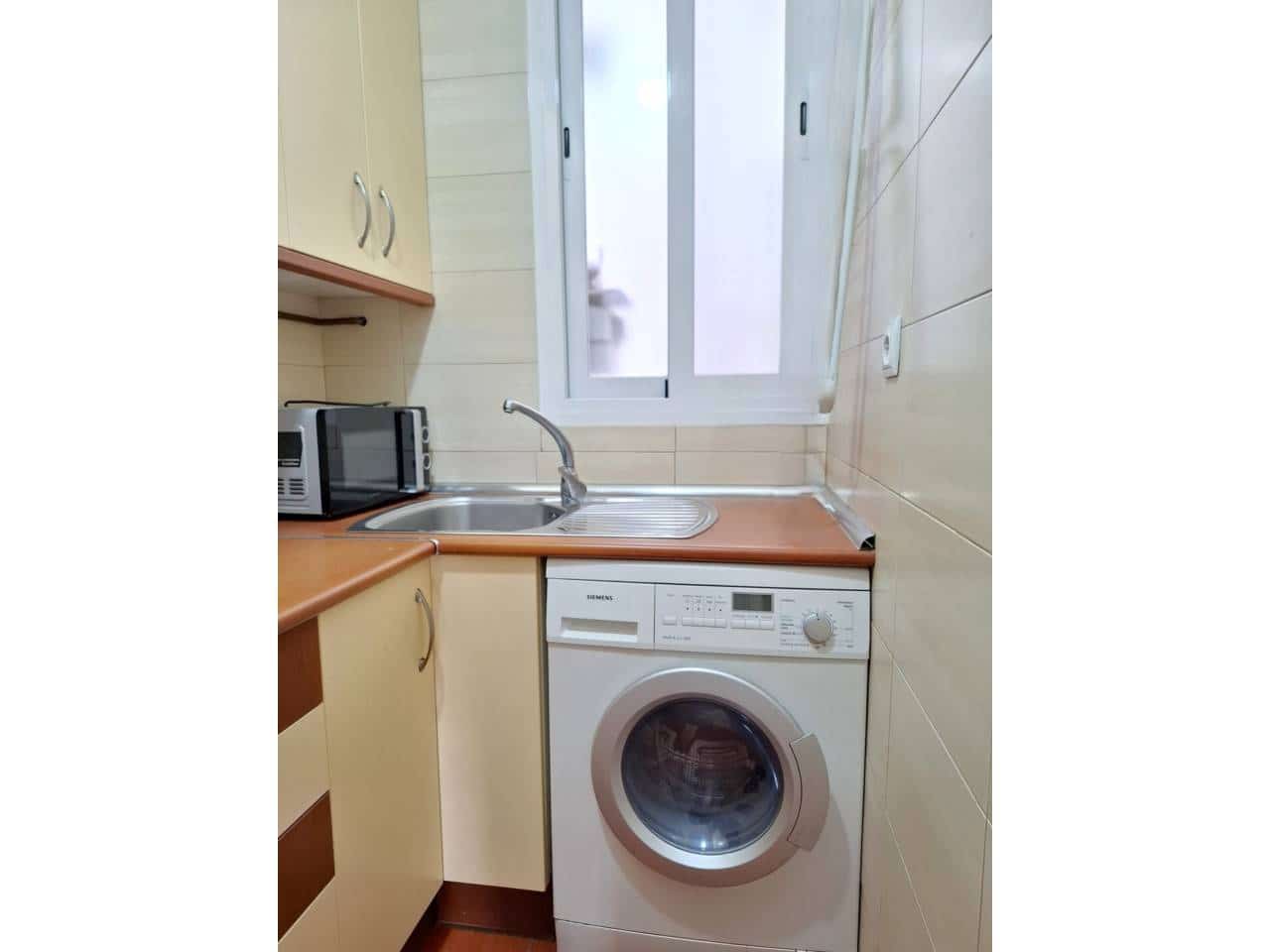 2 bedroom Flat for rent in Madrid city - € 1,300 (Ref: 7701930)