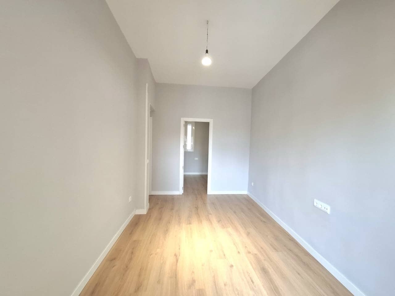 2 bedroom Flat for rent in Madrid city - € 1,300 (Ref: 7701930)
