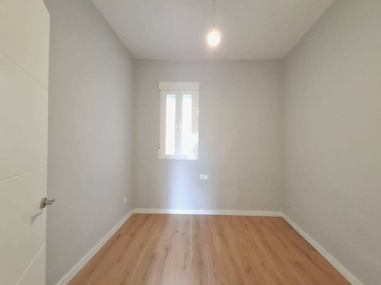 2 bedroom Flat for rent in Madrid city - € 1,300 (Ref: 7701930)