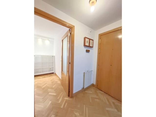 2 soveværelse Lejlighed til leje i Madrid by med swimmingpool garage - € 1.300 (Ref: 7754486)