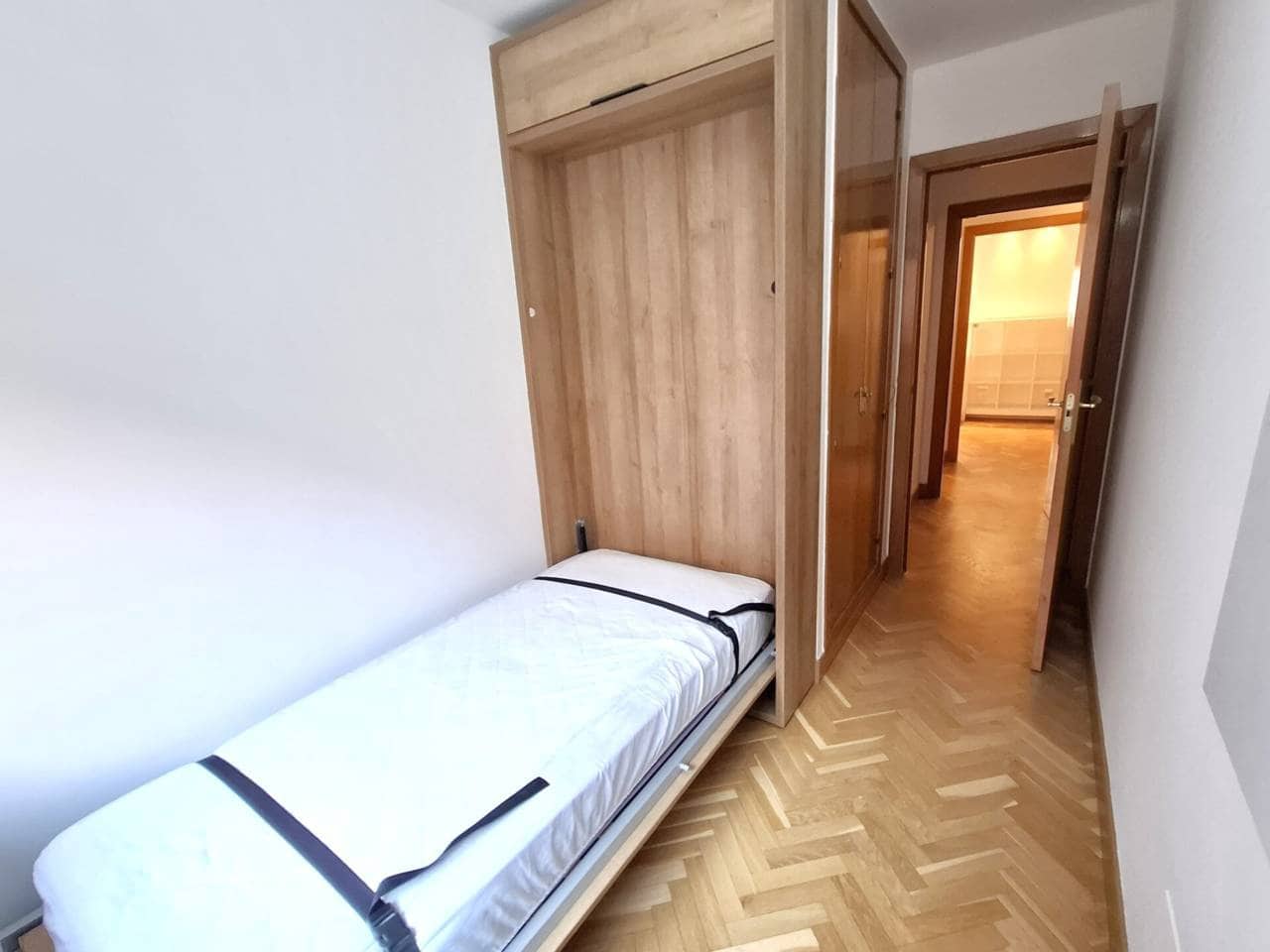 Piso de 2 habitaciones en Madrid ciudad en alquiler con piscina garaje - 1.300 € (Ref: 7754486)