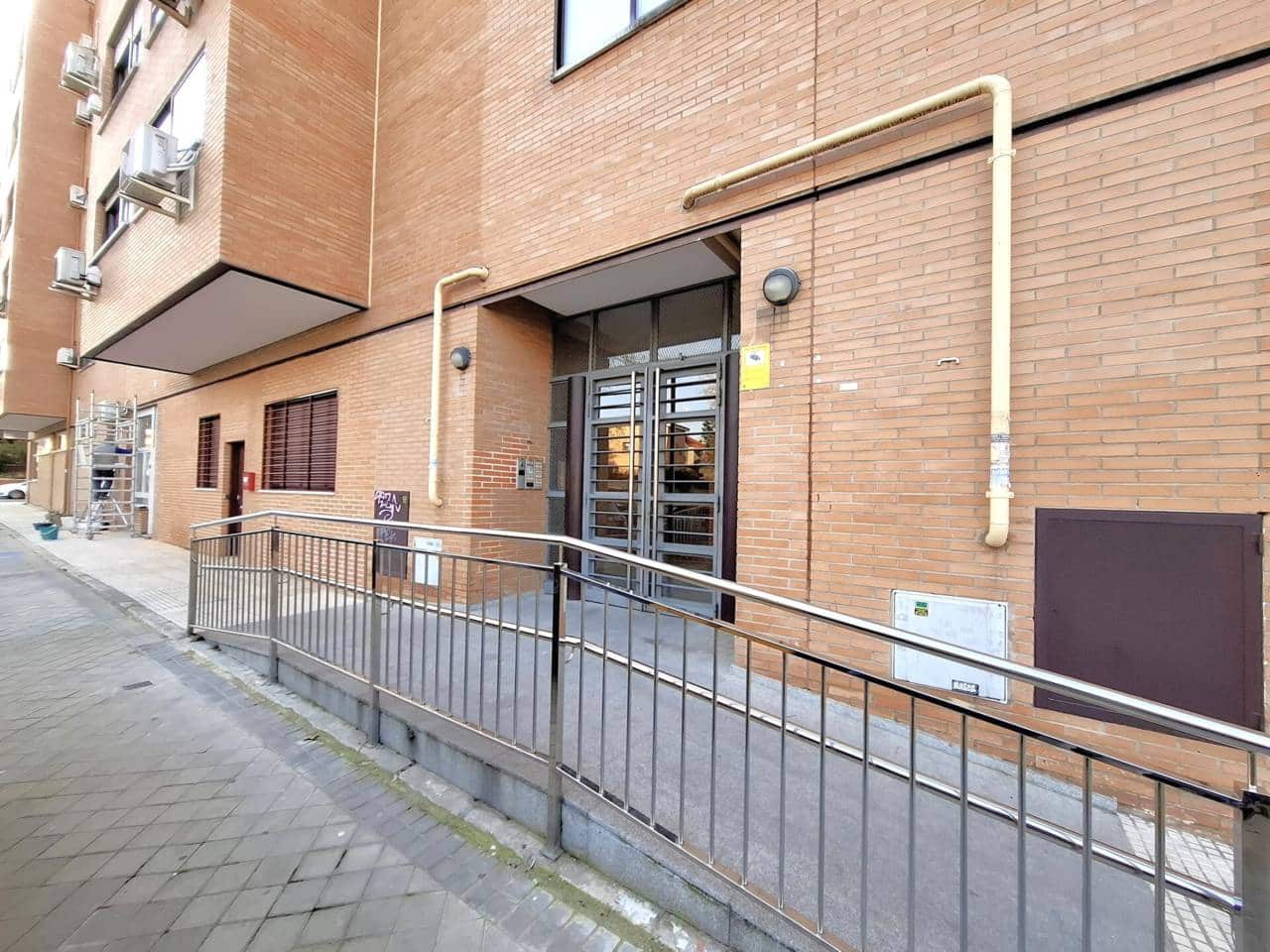 Piso de 2 habitaciones en Madrid ciudad en alquiler con piscina garaje - 1.300 € (Ref: 7754486)