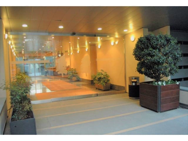 Kantoor te huur in Ciudad Lineal, Madrid stad met garage - € 18.660 (Ref: 7808726)