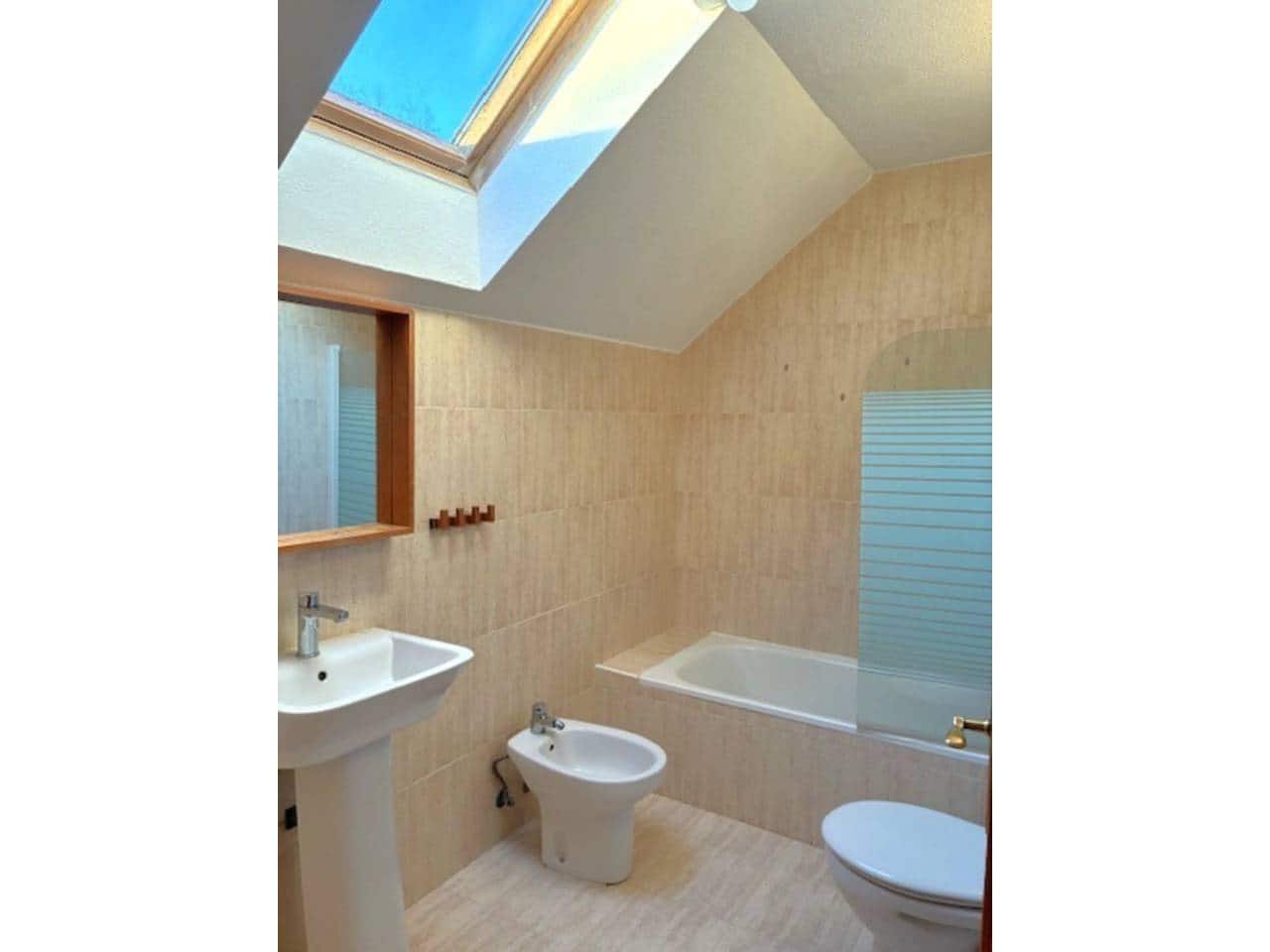 Chalet de 3 habitaciones en Los Angeles de San Rafael en alquiler con piscina garaje - 1.300 € (Ref: 7848781)