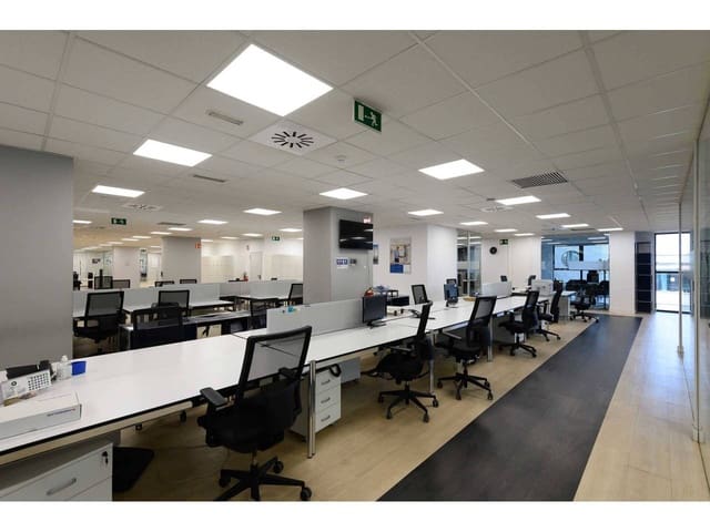 Kontor til leje i Valverde, Madrid by - € 15.390 (Ref: 8173854)