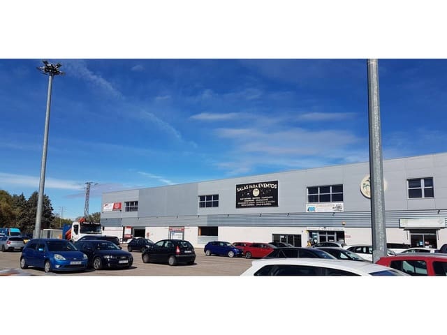 Commercieel te huur in Pinto met garage - € 3.427 (Ref: 8198291)