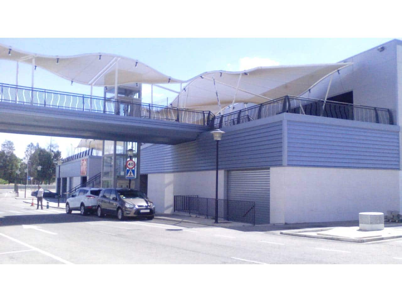 Erhverv til leje i Pinto med garage - € 3.427 (Ref: 8198291)