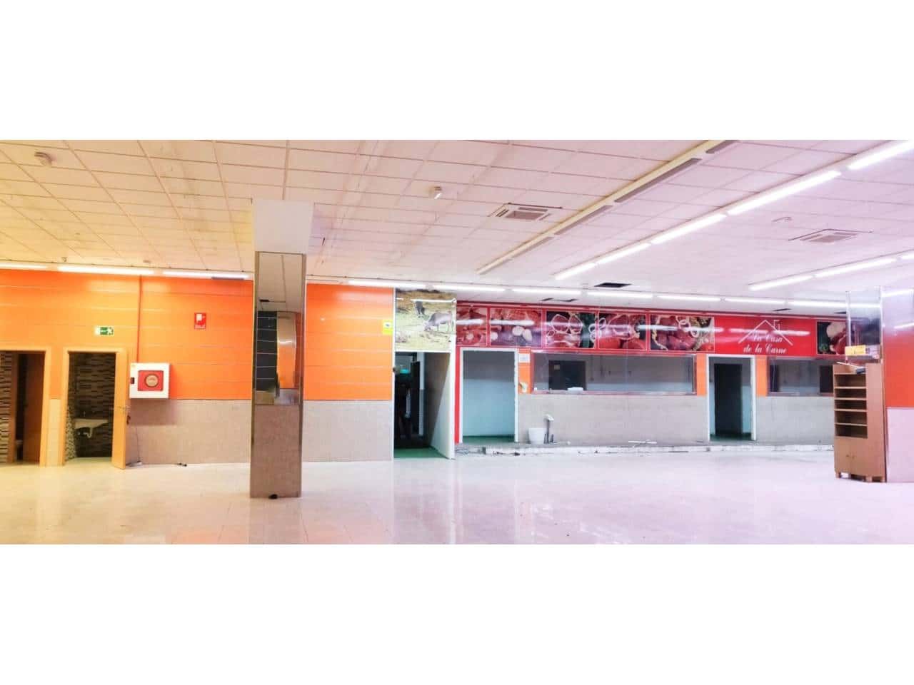 Erhverv til leje i Pinto med garage - € 3.427 (Ref: 8198291)