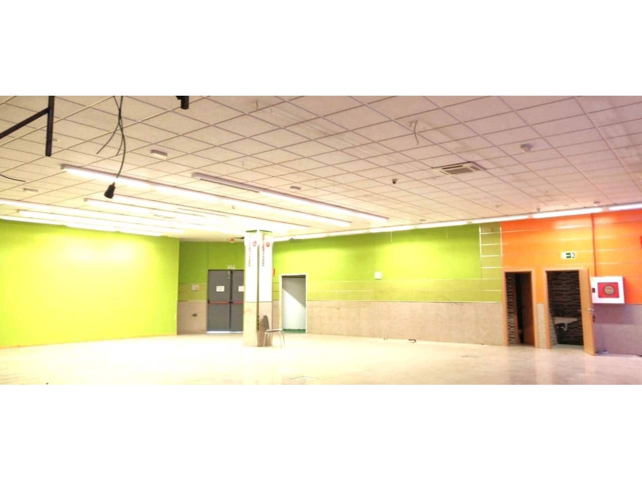 Erhverv til leje i Pinto med garage - € 3.427 (Ref: 8198291)