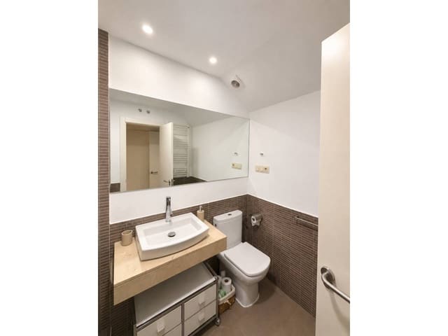 2 quarto Apartamento para arrendar em Madrid cidade com garagem - 1 700 € (Ref: 8221882)