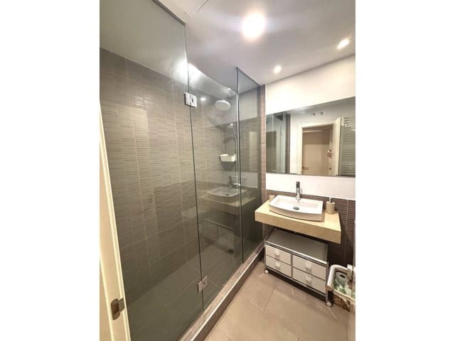 2 quarto Apartamento para arrendar em Madrid cidade com garagem - 1 700 € (Ref: 8221882)