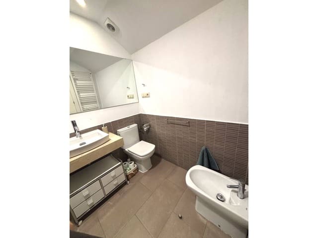 2 quarto Apartamento para arrendar em Madrid cidade com garagem - 1 700 € (Ref: 8221882)