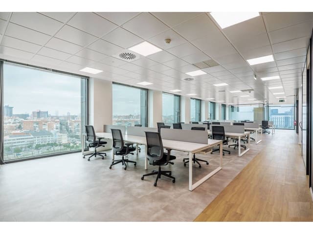 Kontor til leie i San Pascual, Madrid by med garasje - € 18 920 (Ref: 8225424)