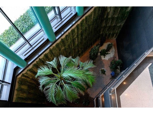 Kontor til leie i San Pascual, Madrid by med garasje - € 18 920 (Ref: 8225424)