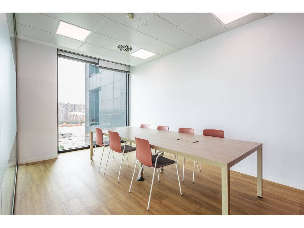 Biuro do wynajęcia w Miasto Madryt z garażem - 35 200 € (Ref: 8225426)