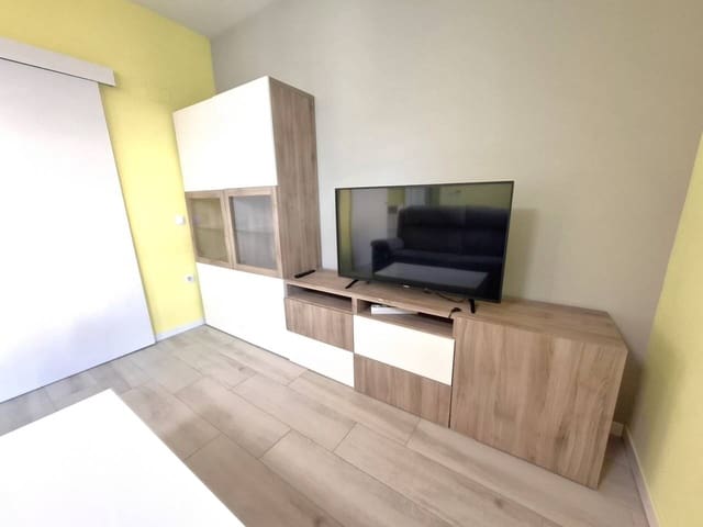 2 soverom Leilighet til leie i Madrid by med svømmebasseng garasje - € 1 500 (Ref: 8310143)