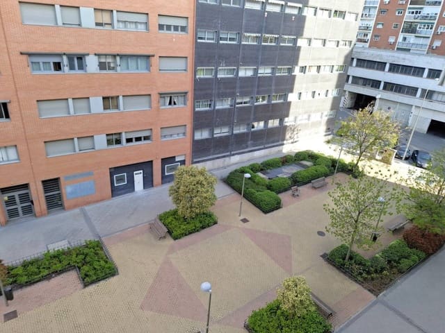 2 soverom Leilighet til leie i Madrid by med svømmebasseng garasje - € 1 500 (Ref: 8310143)